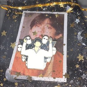 taehyung singularity pin [ A GRADE ]
